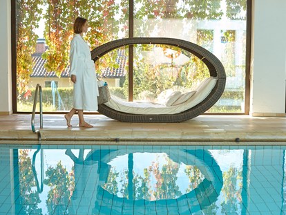 Naturhotel - Regionale Produkte - Wasser belebt den Körper. Eine Runde Schwimmen im Hallenbad. - Biohotel Eggensberger