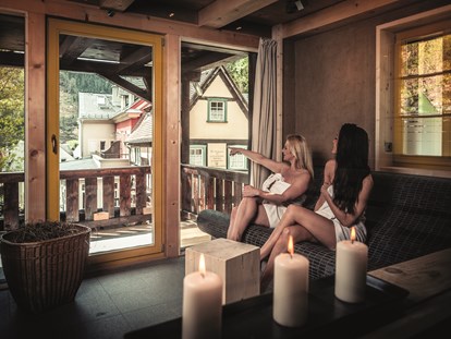 Naturhotel - Sächsische Schweiz - Erholung pur - unsere Wärmebänke mit Panoramablick in den Mühlenhof - Bio- & Nationalpark-Refugium Schmilka